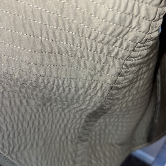 NEW!  GILI Olive Green Pieced Leather Vest with hook & eye closure - Picture 3 of 9